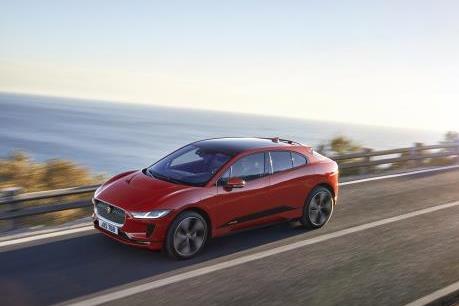 Doanh số bán ô tô điện toàn cầu tăng hơn 50%