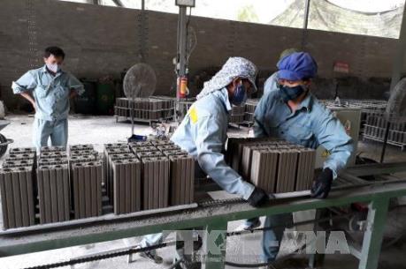 Hoán đổi ngôi giữa vật liệu xanh và dòng truyền thống