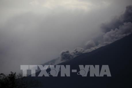Cứu hộ vụ núi lửa phun trào tại Guatemala gặp nhiều khó khăn