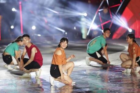 Luồng gió mới Flashmob thổi vào DIFF 2018 những “Nhịp bước thanh xuân” sôi động