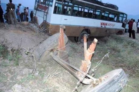 Xe buýt trệch đường lao xuống vực làm 9 người chết, 21 người bị thương