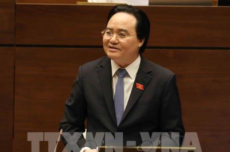 Bên lề Kỳ họp thứ 5: Bộ trưởng Bộ Giáo dục và Đào tạo trả lời thẳng thắn, không né tránh