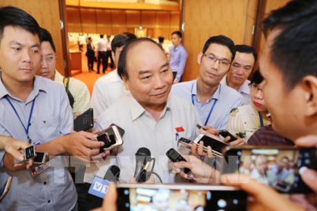 Thủ tướng trả lời chất vấn về việc đưa xe điện phục vụ du lịch tại Sầm Sơn