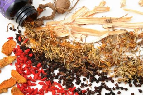 Xử phạt 475 triệu đồng với 12 cơ sở vi phạm về an toàn thực phẩm