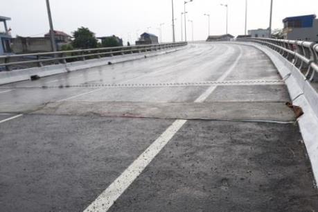 Khắc phục xong vị trí sụt lún tại cầu Tân Phong (Nam Định)