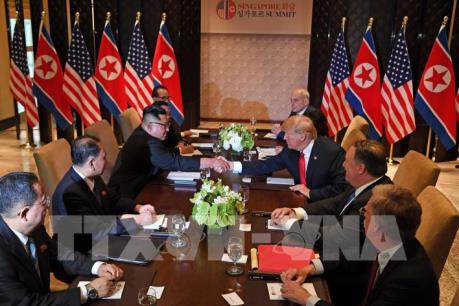 Hội nghị thượng đỉnh Mỹ - Triều Tiên: Hai nhà lãnh đạo bắt đầu hội đàm mở rộng