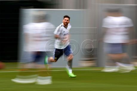 WORLD CUP 2018: Messi lại úp mở khả năng chia tay đội tuyển