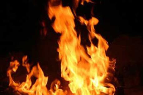 Cháy lớn, sập hoàn toàn 3 nhà kho chứa hàng