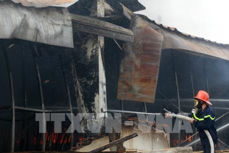 Phú Thọ: Nỗ lực dập tắt vụ cháy tại Công ty TNHH Jakjin Việt Nam