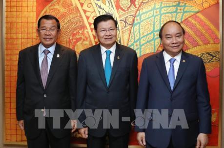 Thủ tướng Nguyễn Xuân Phúc tiếp xúc song phương bên lề Hội nghị Cấp cao ACMECS 8 và CLMV 9