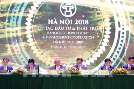 Hà Nội trao quyết định chủ trương, giấy chứng nhận đầu tư cho 71 dự án