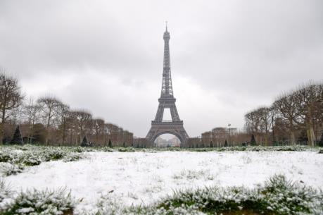 Tháp Eiffel sắp có thêm bức tường bằng kính ở chân tháp