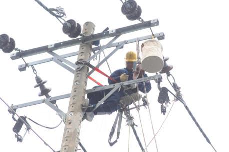 Đảm bảo điện cho các hoạt động kỷ niệm 64 năm Ngày Giải phóng Thủ đô