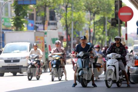 Nắng nóng gay gắt trên diện rộng, có nơi trên 40 độ C