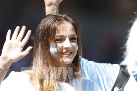 Những bóng hồng xinh đẹp “thiêu cháy” World Cup 2018