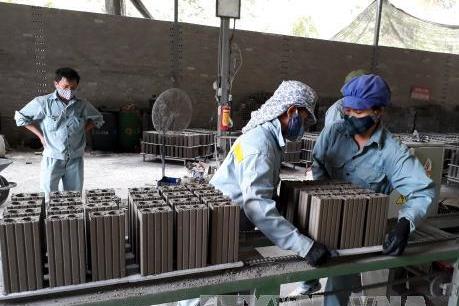 Quyết liệt hơn trong sử dụng vật liệu xây dựng từ tro xỉ