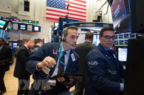 Sắc xanh đỏ đan xen trên các thị trường chứng khoán thế giới