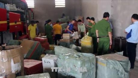 Lạng Sơn liên tiếp kiểm tra và thu giữ nhiều hàng giả, hàng nhập lậu