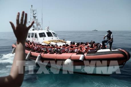 Italy tuyên bố bắt giữ 2 tàu cứu hộ người di cư trên Địa Trung Hải