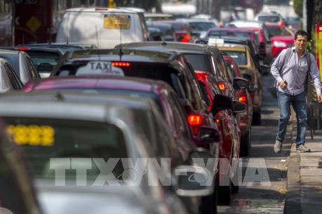 Tổng thống Mỹ dọa áp thuế đối với toàn bộ ô tô nhập khẩu từ EU