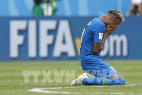 WORLD CUP 2018: Neymar bị chỉ trích vì "khóc nhè"