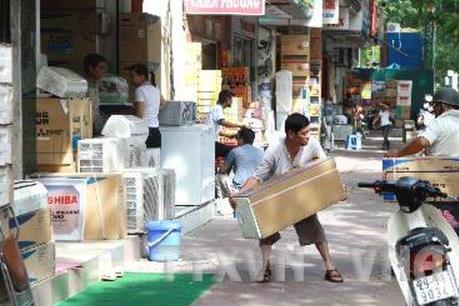 Nắng nóng gay gắt kéo dài, tiêu thụ điện tăng cao kỷ lục