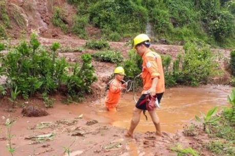 Mưa lũ tại phía Bắc: Sạt lở gây khó khăn trong khắc phục sự cố điện