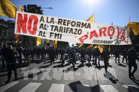 Đình công làm gián đoạn hoạt động hàng không tại Argentina