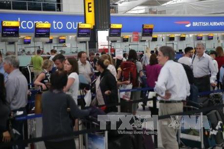 Hạ viện Anh thông qua dự án mở rộng sân bay Heathrow gây tranh cãi