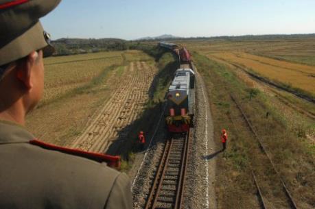 Hàn Quốc và Triều Tiên nhất trí nghiên cứu hiện đại hóa tuyến đường sắt