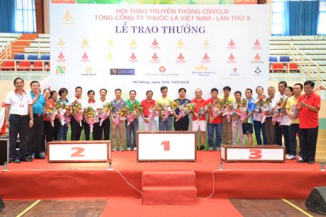 Vinataba tổ chức hội thao công nhân viên chức lao động