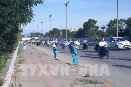 Nắng nóng 37 độ C tiếp diễn tại các tỉnh ven biển Trung Bộ