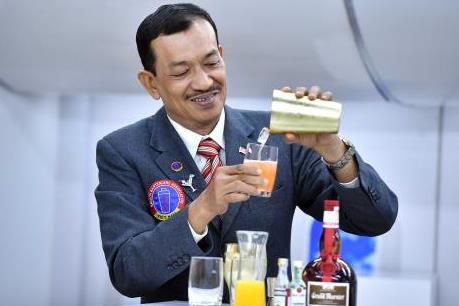 Khám phá quán bar "Độc nhất" lơ lửng ở độ cao 10.000 m của Vietnam Airlines