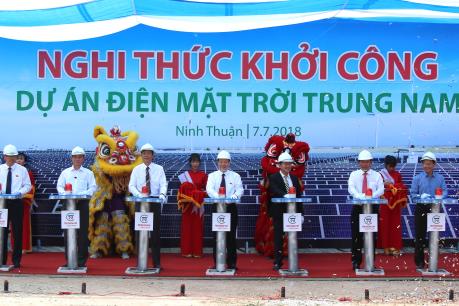 Khởi công nhà máy điện mặt trời quy mô 5.000 tỷ đồng