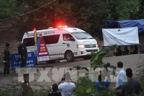 Giải cứu đội bóng thiếu niên Thái Lan: Đã đưa được 6 người ra khỏi hang an toàn