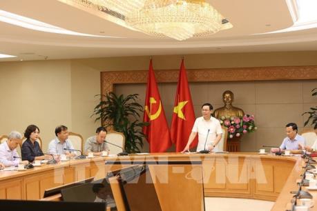 Phó Thủ tướng: Bám sát kịch bản điều hành giá, không để xảy ra tăng lạm phát “kép”