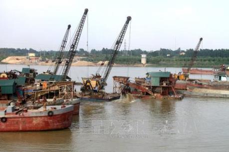 Việc cấp giấy phép cho các bến thủy nội địa ở Phú Thọ: Đụng đâu vướng đó