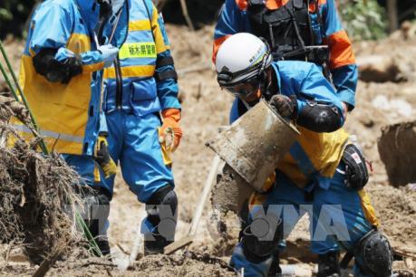 Thủ tướng Nhật Bản thị sát khu vực bị ảnh hưởng nặng nề bởi mưa lớn