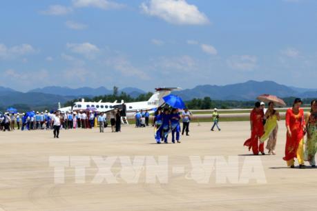 Đón chuyến bay đầu tiên hạ cánh tại Cảng hàng không quốc tế Vân Đồn