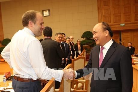 Thủ tướng gặp mặt các diễn giả, doanh nghiệp tham dự Diễn đàn cấp cao Công nghiệp 4.0