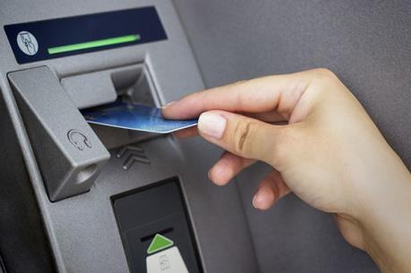 Bộ Công Thương lên tiếng về việc 4 ngân hàng lớn đồng loạt tăng phí rút tiền qua ATM