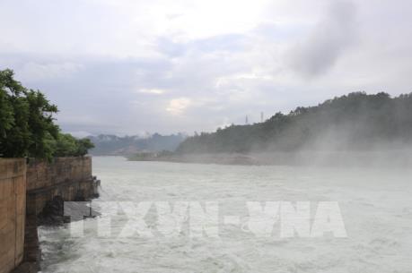 Mở tiếp 1 cửa xả đáy hồ Hòa Bình vào 21 giờ ngày 14/7