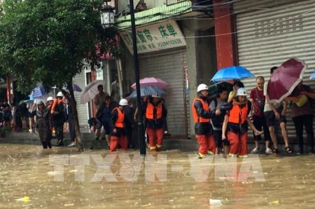 Trung Quốc: Mưa lũ ở khu vực Tây Nam khiến 100.000 người phải sơ tán