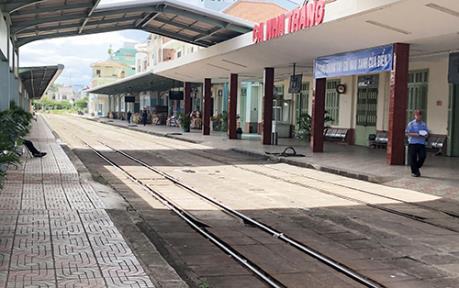Vụ hai tàu vào cùng đường ray: Đề nghị cách chức Trưởng ga Nha Trang