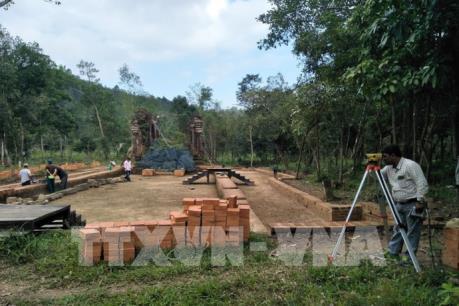 Chuyên gia Ấn Độ hỗ trợ trùng tu vùng lõi Di sản Văn hóa thế giới Mỹ Sơn