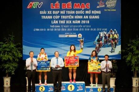 Kết thúc giải đua xe đạp nữ do Tập đoàn Tân Hiệp Phát tài trợ