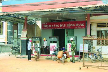 Vụ xăng rò rỉ thẩm thấu xuống giếng nước ở Bình Phước: Nhiều hộ dân vẫn bức xúc