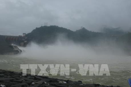 10h sáng nay, Thủy điện Hòa Bình sẽ mở thêm 1 cửa xả đáy