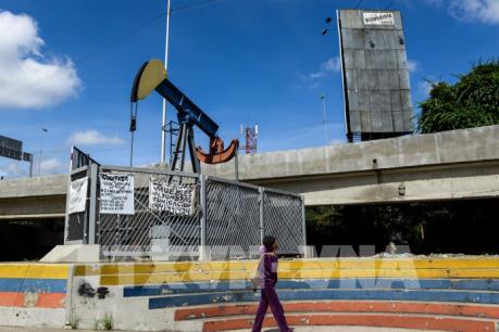 Giá dầu thế giới đi xuống trước thềm cuộc họp G20 và OPEC