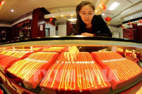 Vàng đảo chiều tăng giá vào cuối tuần